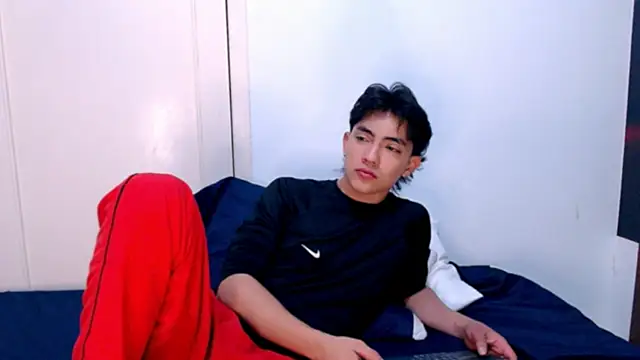 Snapshot of RomeoMillerr chatting on 26, 11, 2025 RomeoMillerr online show from 26, 11, 2025