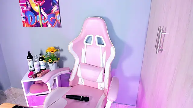 Athenea  fox online show from 2, 12, 2025