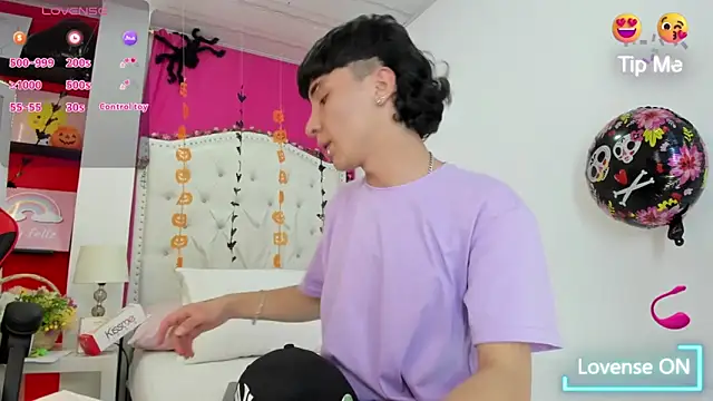 XaanderGrey online show from 19, 10, 2025