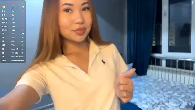 Ur neighbor Kira online show from 10, 1, 2026