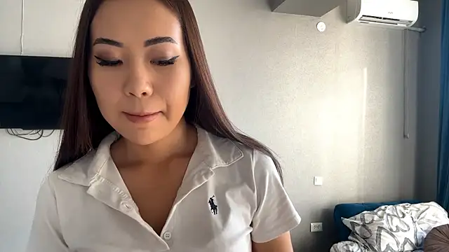 Ur neighbor Kira online show from 26, 11, 2025