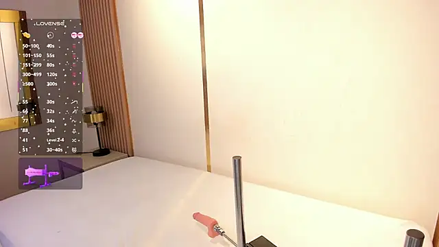 Snapshot of EmmiHops chatting on 25, 11, 2025 EmmiHops online show from 25, 11, 2025