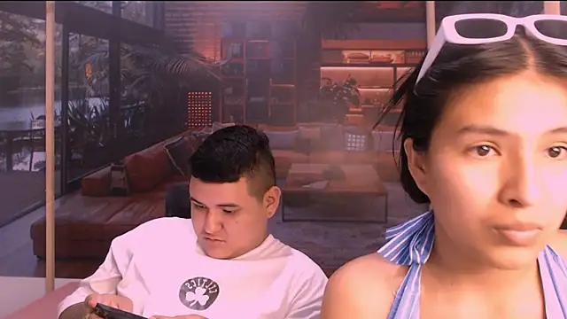 Charly and laura online show from 5, 10, 2025