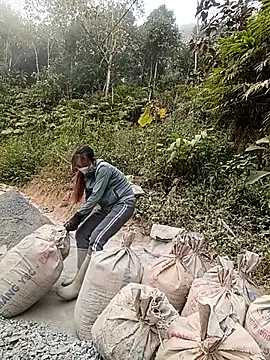 bree-zz online show from 18, 12, 2025