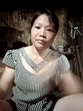 bree-zz online show from 4, 4, 2026