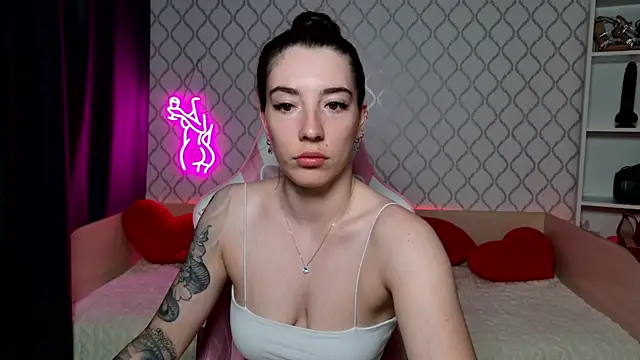 Snapshot of Curious_Lily chatting on 6, 5, 2026 Curious Lily online show from 6, 5, 2026