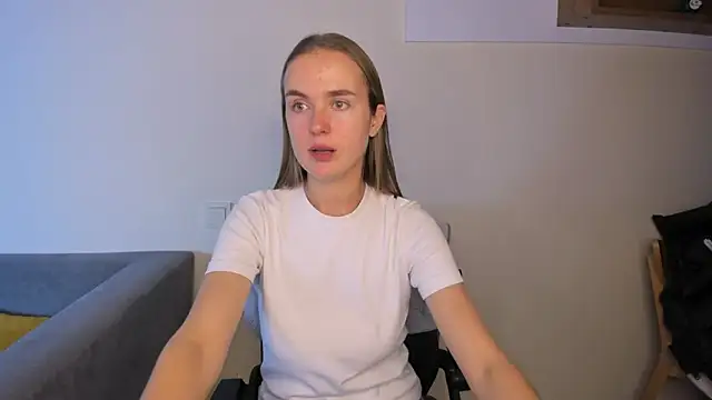 Snapshot of LilMary_ chatting on 10, 11, 2025 LilMary online show from 10, 11, 2025