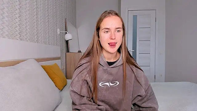 Snapshot of LilMary_ chatting on 3, 11, 2025 LilMary online show from 3, 11, 2025