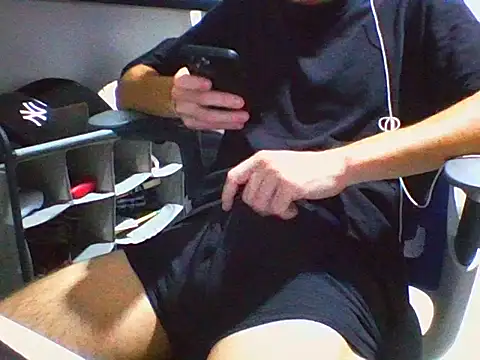 AlbertoRuiz086 online show from 25, 10, 2025