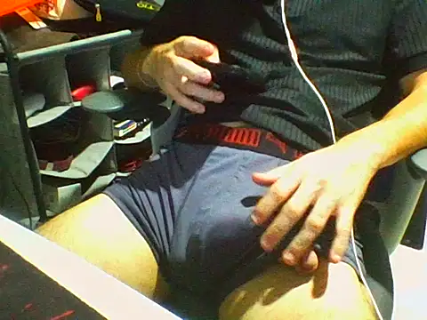 AlbertoRuiz086 online show from 28, 10, 2025