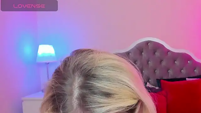 Snapshot of CamillaDreamer chatting on 29, 11, 2025 CamillaDreamer online show from 29, 11, 2025