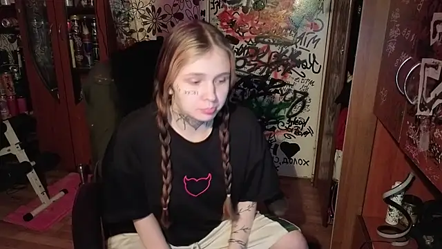 Snapshot of Liaaa_Li chatting on 21, 10, 2025 Liaaa Li online show from 21, 10, 2025