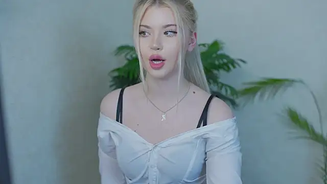 AshleyNikoo online show from 9, 10, 2025