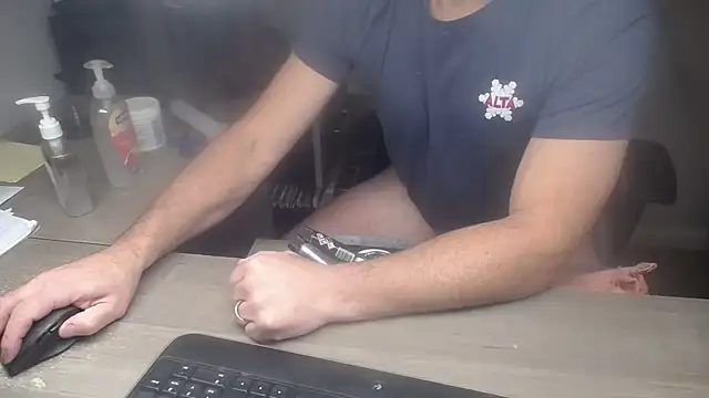 Snapshot of sackstor chatting on 17, 11, 2025 sackstor online show from 17, 11, 2025