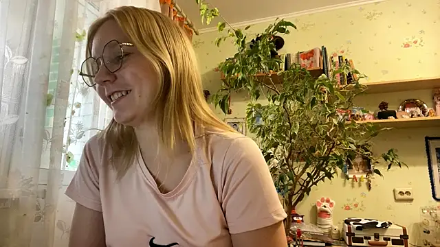 xX Looola Xx online show from 10, 10, 2025