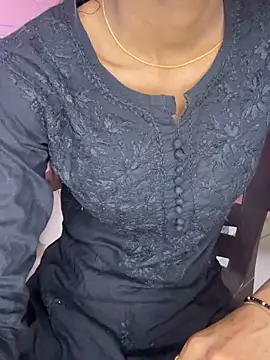 Snapshot of Nencycute1 chatting on 13, 10, 2025 Nencycute1 online show from 13, 10, 2025