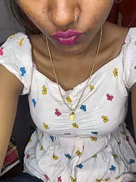 Snapshot of Nencycute1 chatting on 26, 10, 2025 Nencycute1 online show from 26, 10, 2025