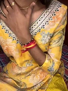 Snapshot of Nencycute1 chatting on 1, 11, 2025 Nencycute1 online show from 1, 11, 2025