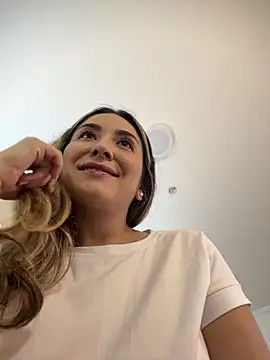 Mariana gom online show from 24, 2, 2026