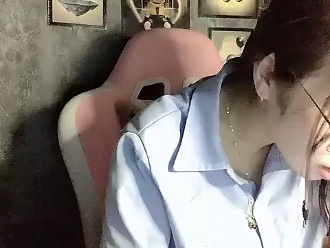Ellie039 online show from 4, 10, 2025
