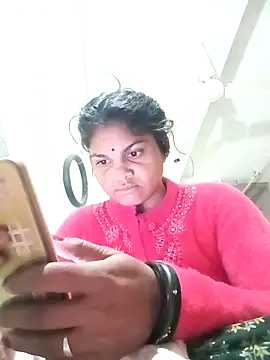 Snapshot of SHMA-77 chatting on 16, 11, 2025 SHMA-77 online show from 16, 11, 2025