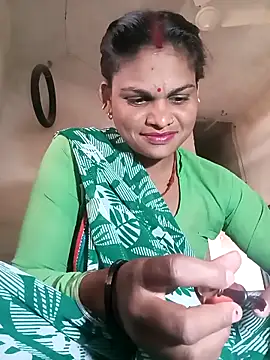 Snapshot of SHMA-77 chatting on 13, 11, 2025 SHMA-77 online show from 13, 11, 2025