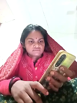 Snapshot of SHMA-77 chatting on 18, 11, 2025 SHMA-77 online show from 18, 11, 2025