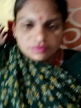 Snapshot of SHMA-77 chatting on 3, 10, 2025 SHMA-77 online show from 3, 10, 2025