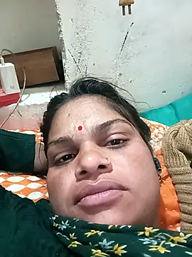 Snapshot of SHMA-77 chatting on 17, 11, 2025 SHMA-77 online show from 17, 11, 2025