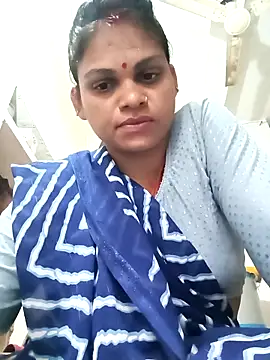 Snapshot of SHMA-77 chatting on 11, 10, 2025 SHMA-77 online show from 11, 10, 2025