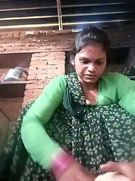 Snapshot of SHMA-77 chatting on 13, 10, 2025 SHMA-77 online show from 13, 10, 2025