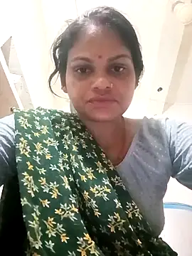 Snapshot of SHMA-77 chatting on 29, 9, 2025 SHMA-77 online show from 29, 9, 2025