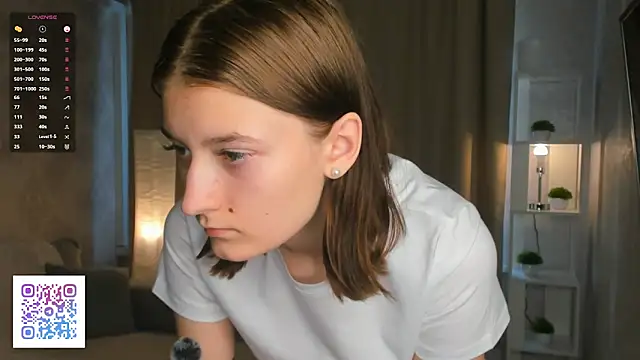 AnnaleeJennie online show from 4, 10, 2025