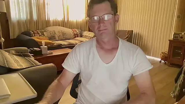 Snapshot of guyhereoncam chatting on 22, 10, 2025 guyhereoncam online show from 22, 10, 2025