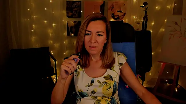 Snapshot of DonnaSmitth chatting on 7, 11, 2025 DonnaSmitth online show from 7, 11, 2025