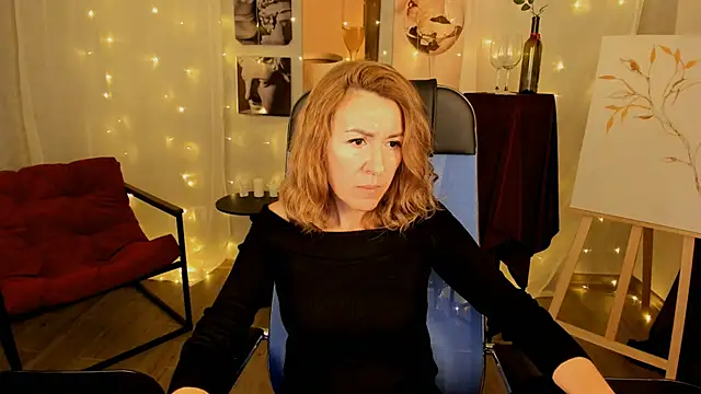 Snapshot of DonnaSmitth chatting on 11, 10, 2025 DonnaSmitth online show from 11, 10, 2025