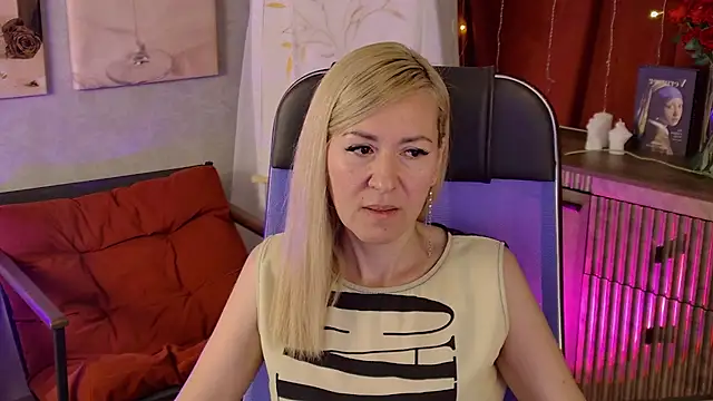 DonnaSmitth online show from 12, 6, 2026