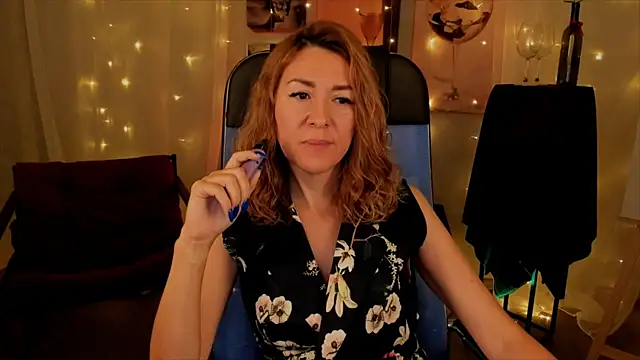 Snapshot of DonnaSmitth chatting on 13, 11, 2025 DonnaSmitth online show from 13, 11, 2025