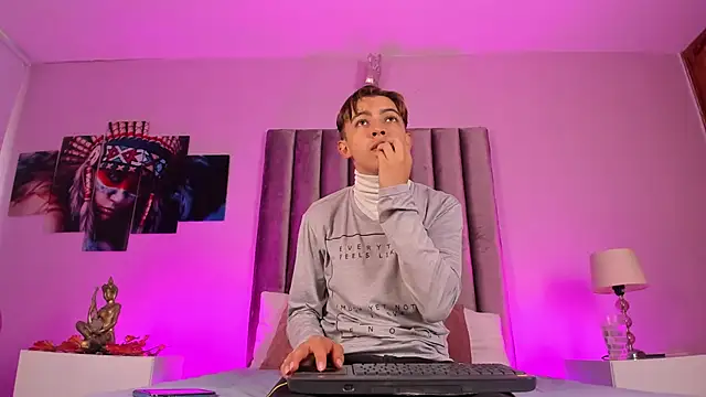 Lian Miller1  online show from 5, 4, 2026