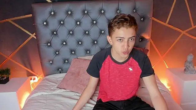 Lian Miller1  online show from 7, 10, 2025