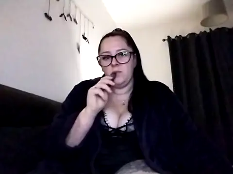 Snapshot of CuteLacexx chatting on 17, 10, 2025 CuteLacexx online show from 17, 10, 2025