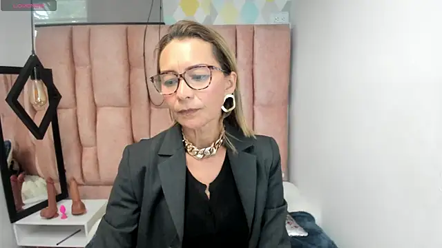Snapshot of Issa_Milf__ chatting on 27, 4, 2026 Issa Milf online show from 27, 4, 2026