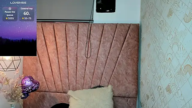 Issa Milf   online show from 11, 10, 2025