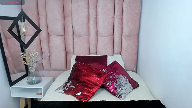 Snapshot of Issa_Milf__ chatting on 23, 5, 2026 Issa Milf online show from 23, 5, 2026