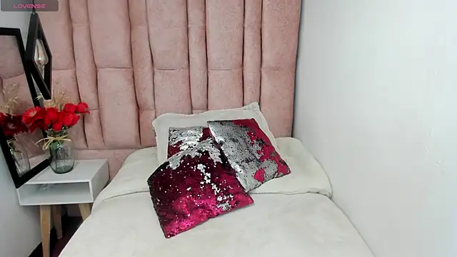 Snapshot of Issa_Milf__ chatting on 20, 6, 2026 Issa Milf online show from 20, 6, 2026