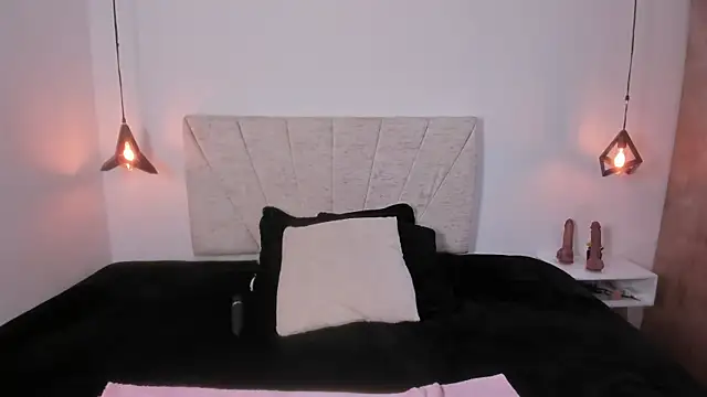 Snapshot of Issa_Milf__ chatting on 23, 4, 2026 Issa Milf online show from 23, 4, 2026