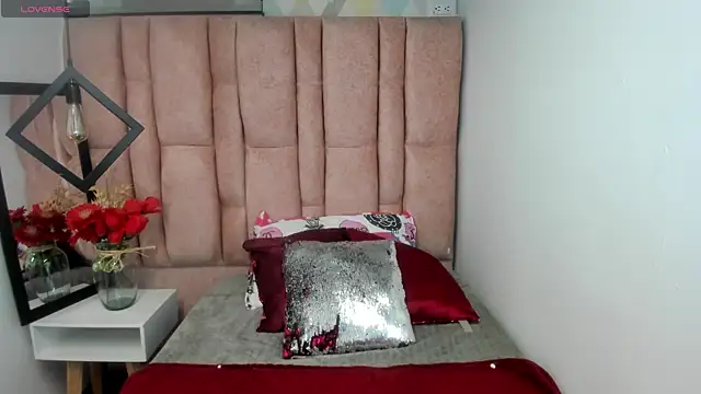 Snapshot of Issa_Milf__ chatting on 4, 6, 2026 Issa Milf online show from 4, 6, 2026