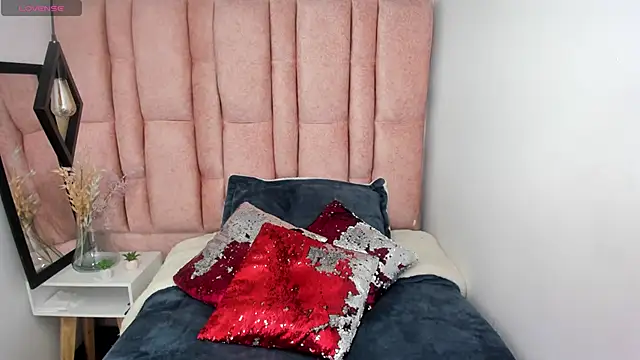 Snapshot of Issa_Milf__ chatting on 13, 5, 2026 Issa Milf online show from 13, 5, 2026