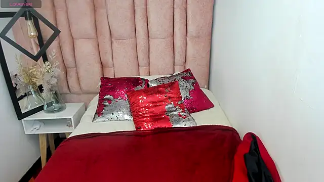 Snapshot of Issa_Milf__ chatting on 29, 5, 2026 Issa Milf online show from 29, 5, 2026