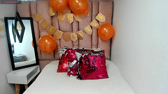 Issa Milf   online show from 24, 3, 2026